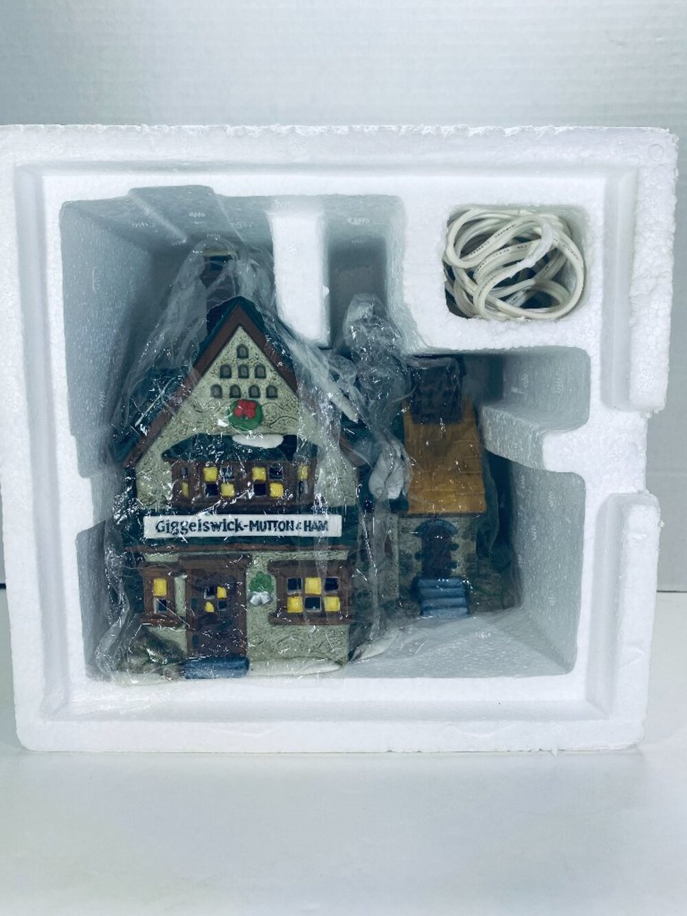 VNTG Dept 56 Giggleswick Mutton & Ham Dickens Village Retired 58220 W/Light &Box